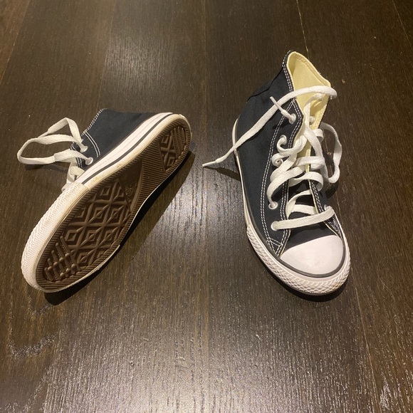 Black high top converse - Picture 2 of 5